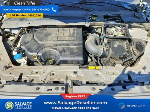 Used 2019 Jaguar E-PACE R-Dynamic HSE image 15