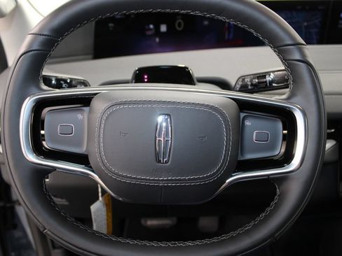 New 2027 Lincoln Navigator Premiere RWD image 38