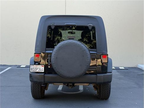 Used 2014 Jeep Wrangler Unlimited Sport w/ Quick Order Package 24S AWD/4WD image 5