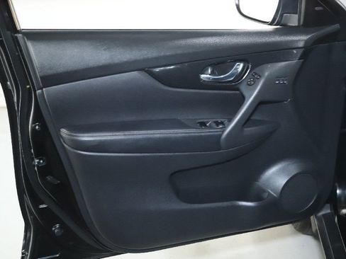 Used 2018 Nissan Rogue SL AWD/4WD image 15