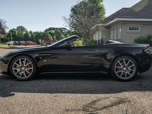 Used 2015 Aston Martin V8 Vantage GT RWD image 3