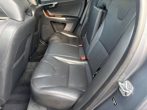 Used 2017 Volvo XC60 T5 Inscription FWD image 4
