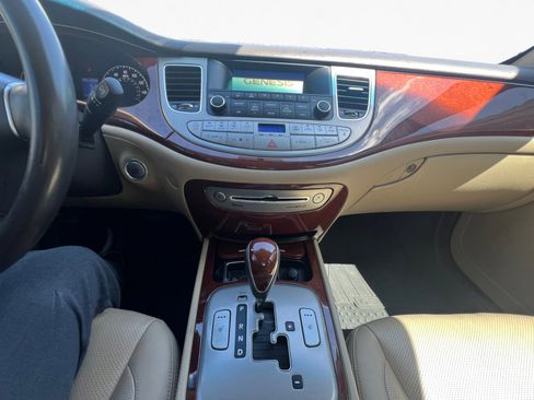 Used 2012 Hyundai Genesis 3.8 image 13