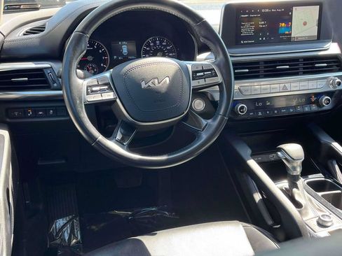 Used 2022 Kia Telluride LX AWD/4WD image 2