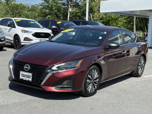 Used 2024 Nissan Altima 2.5 SV FWD image 5