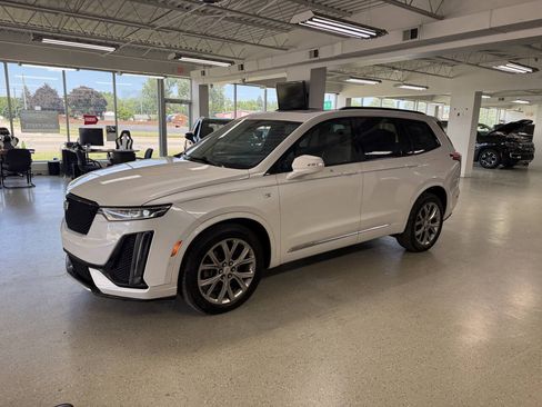 Used 2020 Cadillac XT6 Sport w/ Platinum Package AWD/4WD image 5
