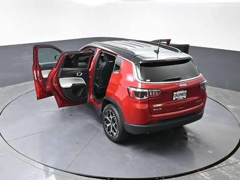 Used 2025 Jeep Compass Limited AWD/4WD image 62