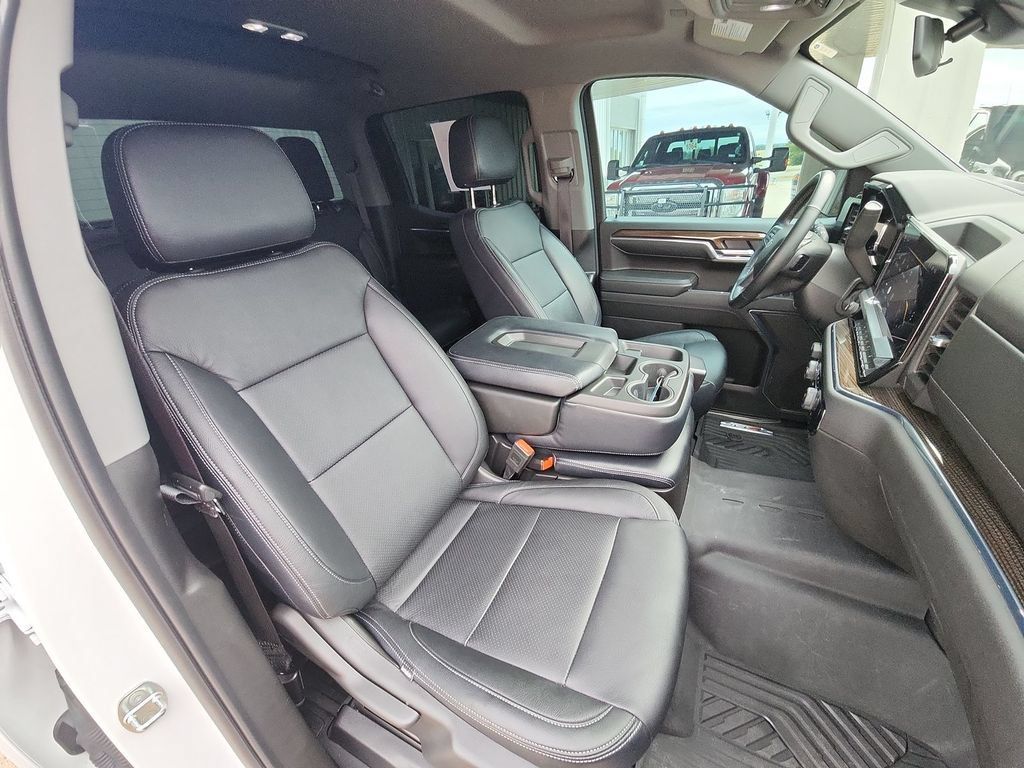 Used 2024 Chevrolet Silverado 1500 RST AWD/4WD image 28