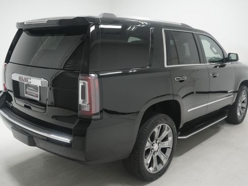 Used 2017 GMC Yukon Denali w/ Open Road Package AWD/4WD image 4