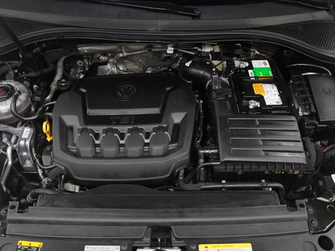 Used 2022 Volkswagen Tiguan SE image 33
