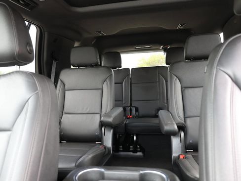 Used 2022 Chevrolet Tahoe Z71 w/ Luxury Package image 17