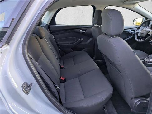 Used 2015 Ford Focus SE image 19
