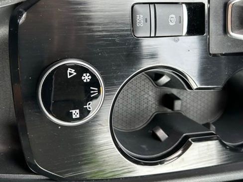 Used 2023 Nissan Rogue SV image 26