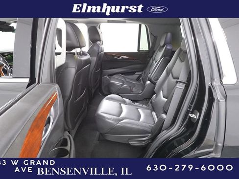 Used 2020 Cadillac Escalade Luxury image 25