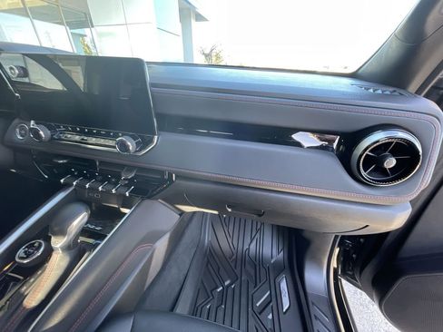 Used 2023 Chevrolet Colorado Z71 w/ Z71 Convenience Package 2 image 29