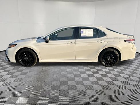 Used 2024 Toyota Camry XSE FWD image 4