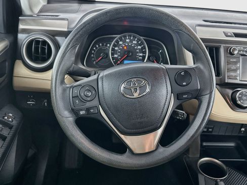 Used 2013 Toyota RAV4 LE FWD image 17