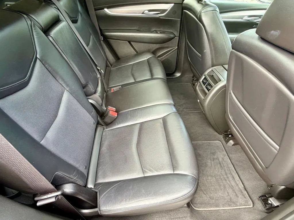 Used 2017 Cadillac XT5 Premium Luxury AWD/4WD image 16