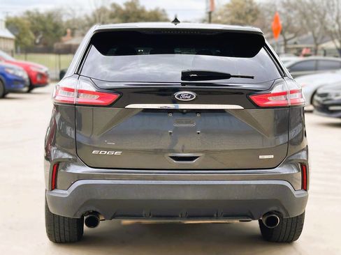 Used 2019 Ford Edge SE FWD image 9