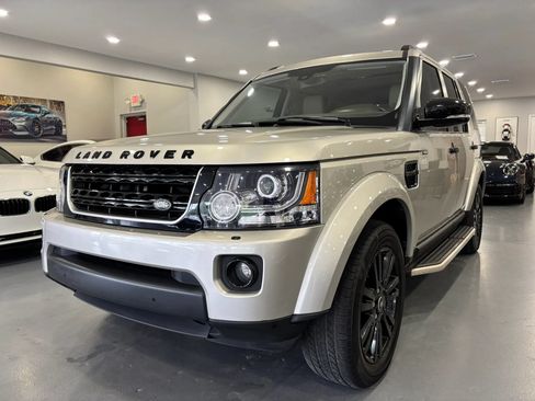 Used 2016 Land Rover LR4 HSE AWD/4WD image 3
