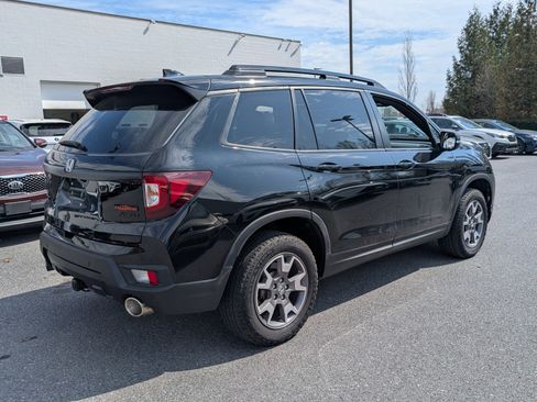 Used 2023 Honda Passport TrailSport image 3