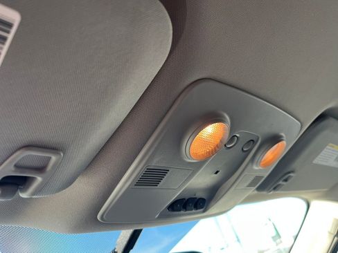 Used 2016 Chevrolet Traverse LT w/ Style and Technology Package image 17