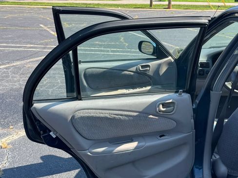 Used 2002 Toyota Corolla S FWD image 17