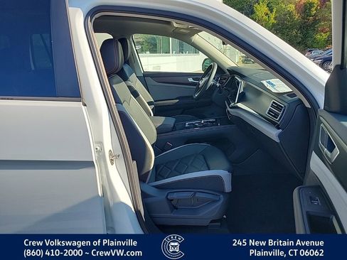 New 2026 Volkswagen Atlas Peak Edition image 43