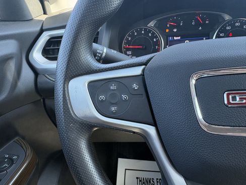 Used 2023 GMC Acadia SLE FWD image 18