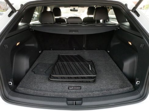 Certified 2023 Volkswagen Atlas Cross Sport SE AWD/4WD image 18