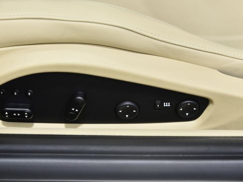 Used 2015 Ferrari F12 Berlinetta image 25