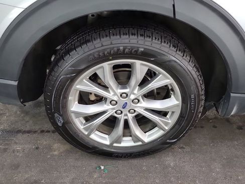 Used 2022 Ford Explorer Limited image 15