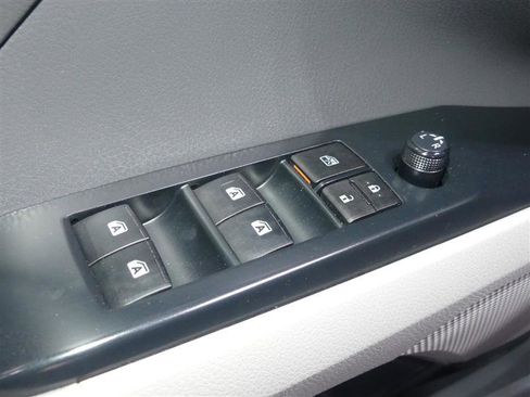 Used 2020 Toyota Camry SE w/ Sunroof Package image 20