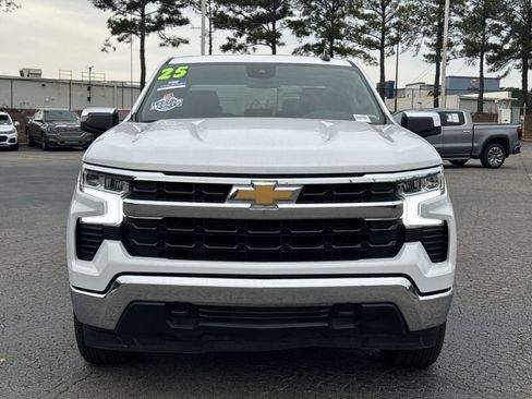 Used 2025 Chevrolet Silverado 1500 LT image 3