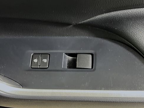 Used 2021 Toyota RAV4 LE image 31