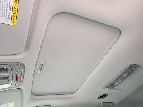 New 2025 Kia Telluride S image 17