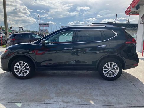 Used 2020 Nissan Rogue SV FWD image 3