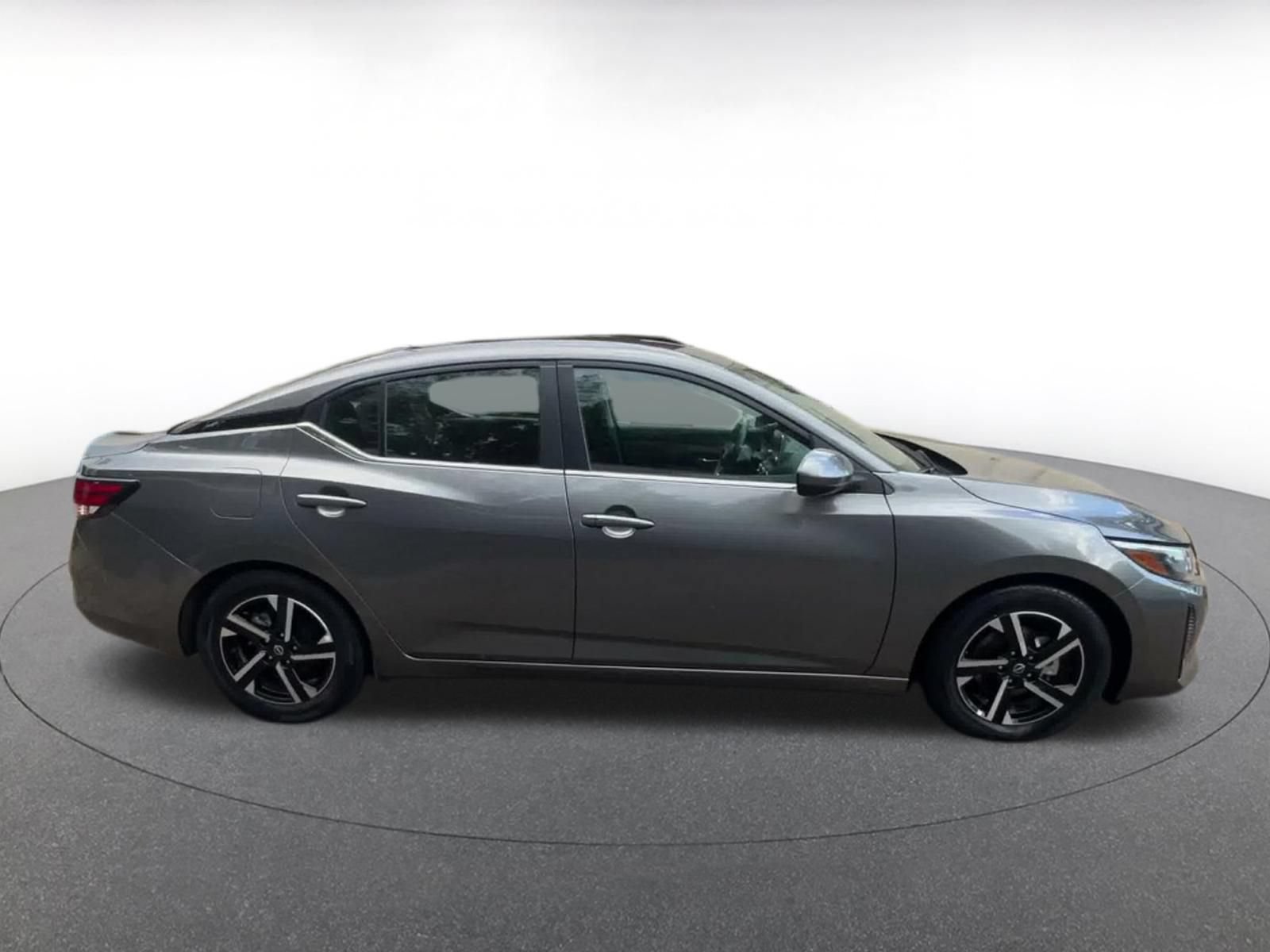 Used 2025 Nissan Sentra SV FWD image 15
