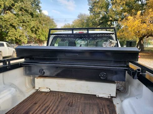 Used 2012 Ford F250 XL w/ Skid Plate Pkg image 9