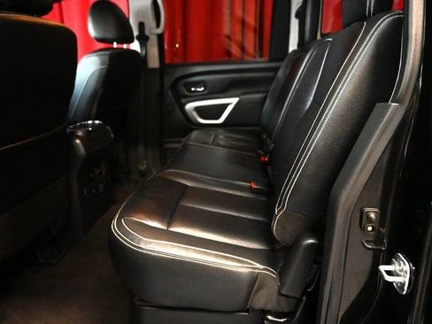 Used 2019 Nissan Titan PRO-4X w/ Pro-4x Convenience Package image 3