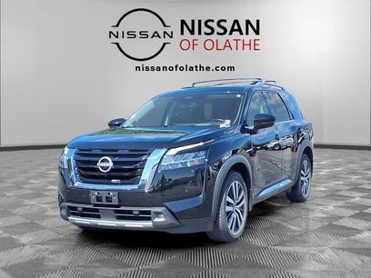 Used 2022 Nissan Pathfinder Platinum w/ Cargo Package