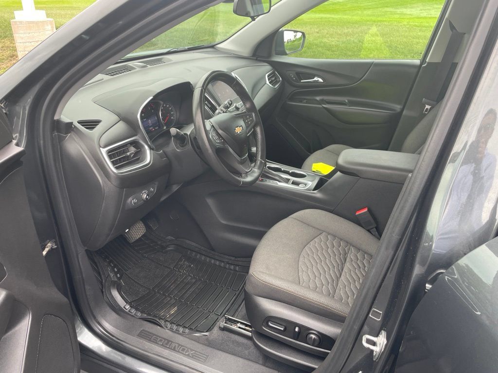 Used 2020 Chevrolet Equinox LT AWD/4WD image 13