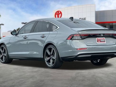 Used 2024 Honda Accord Sport image 6