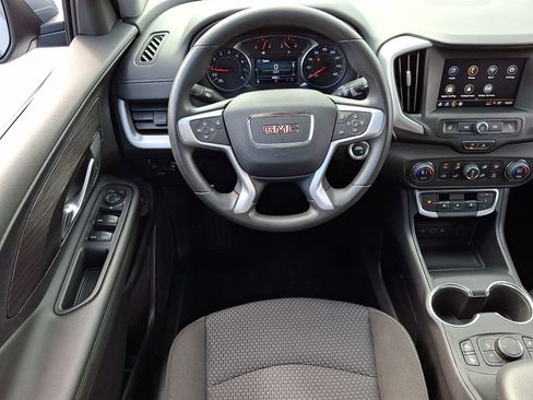Certified 2024 GMC Terrain SLE w/ Driver Convenience Package image 12
