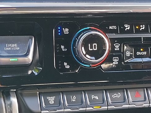 Used 2025 GMC Sierra 3500 Denali Ultimate image 18