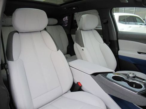 New 2026 Cadillac Optiq Luxury 1 RWD image 9