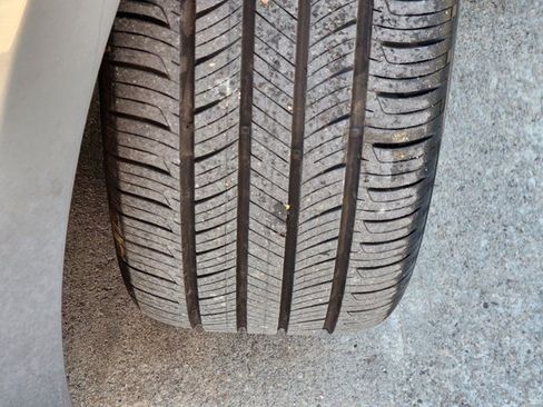 Used 2025 Toyota Camry XLE image 18