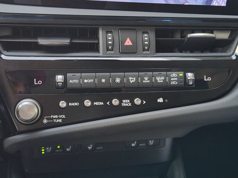 Used 2024 Lexus ES 350 w/ Premium Package FWD image 18