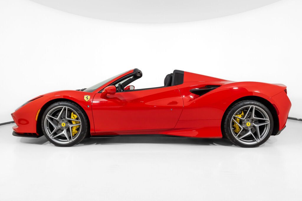 Used 2022 Ferrari F8 Tributo RWD image 3
