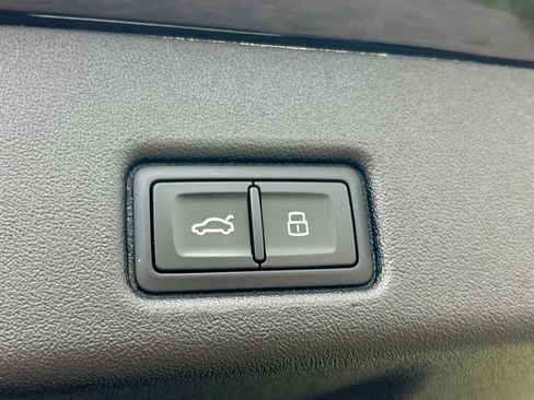 Used 2025 Audi Q5 Premium Plus AWD/4WD image 47